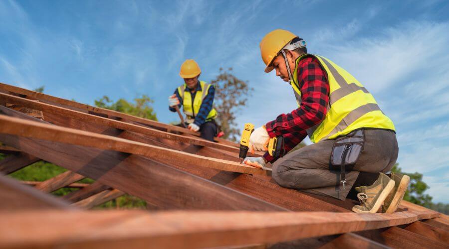 Professional Flat Roofing Installation services in Gratiot, OH